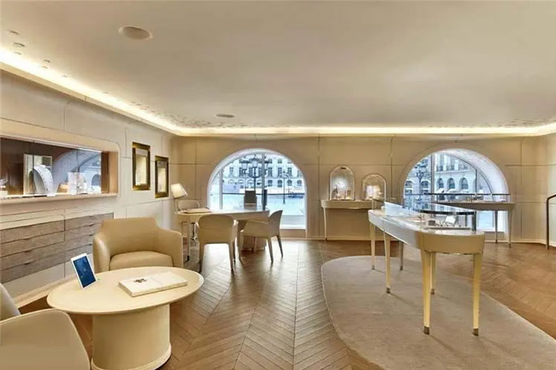 深圳宝玑手表维修：优雅背后的精准维护